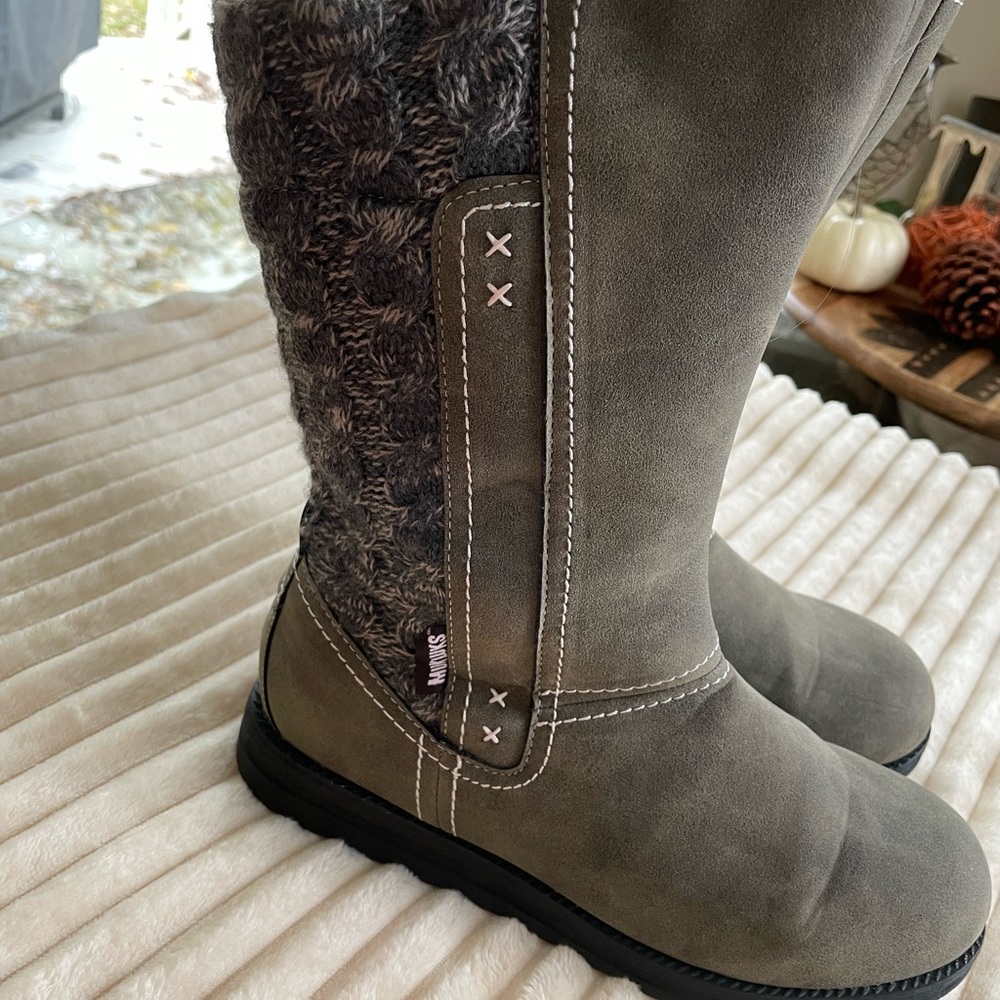 New olive green Muk Luks boots with accent.